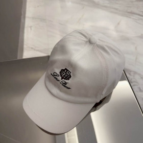 Loro Piana Baseball Cap with Elasticated back Cashmere Storm System in white and dark brown