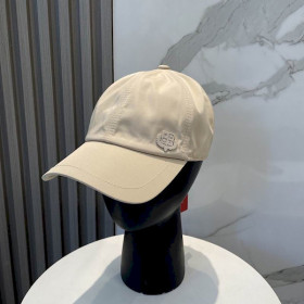 Loro Piana Baseball Cap with logo in beige