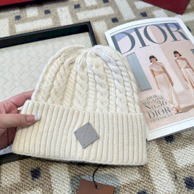 Loro Piana Men's / Women's Cable Knit Cashmere Beanie in beige