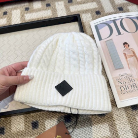 Loro Piana Men's / Women's Cable Knit Cashmere Beanie in white