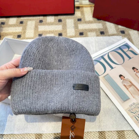 Loro Piana Men's / Women's Cashmere Beanie with Storm System in gray