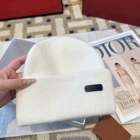 Loro Piana Men's / Women's Cashmere Beanie with Storm System in white