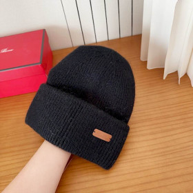 Loro Piana Men's / Women's Fine Rib Knit Blend Beanie with Logo Tag in black