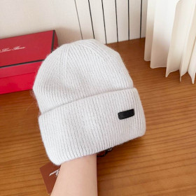 Loro Piana Men's / Women's Fine Rib Knit Blend Beanie with Logo Tag in light gray