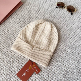 Loro Piana Men's / Women's Jungfrau Baby Cashmere Beanie in beige
