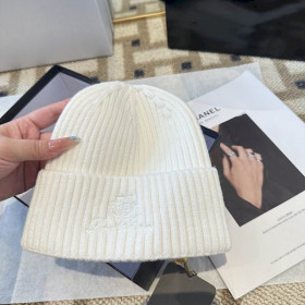 Loro Piana Men's / Women's Ribbed Knit Beanie in white