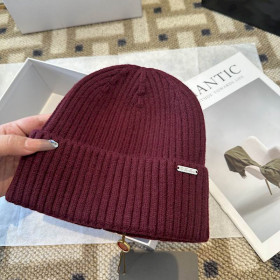 Loro Piana Men's / Women's Ribbed Cashmere Beanie in burgundy